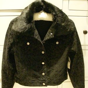 Trucker style Jacket with fur collar black womans L